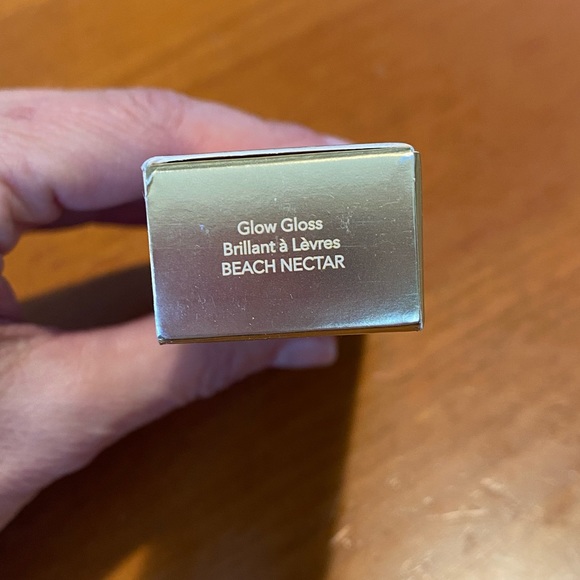 BECCA Glow Gloss Lipgloss - Picture 9 of 16